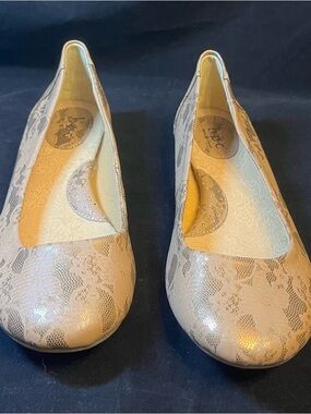 B.O.C. Neutral Lace-Texture Women’s Ballet Flats 11